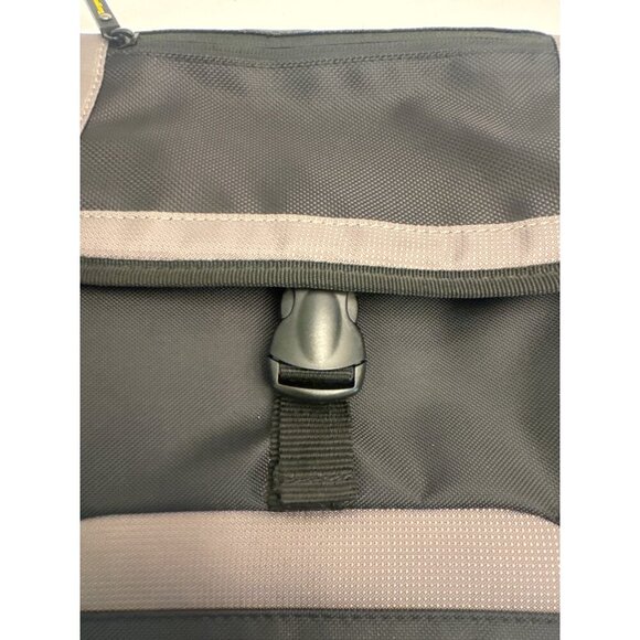 Targus Black Gray Laptop Messenger Bag Adjustable Shoulder Strap 11”x10”x3” EUC - Picture 3 of 6